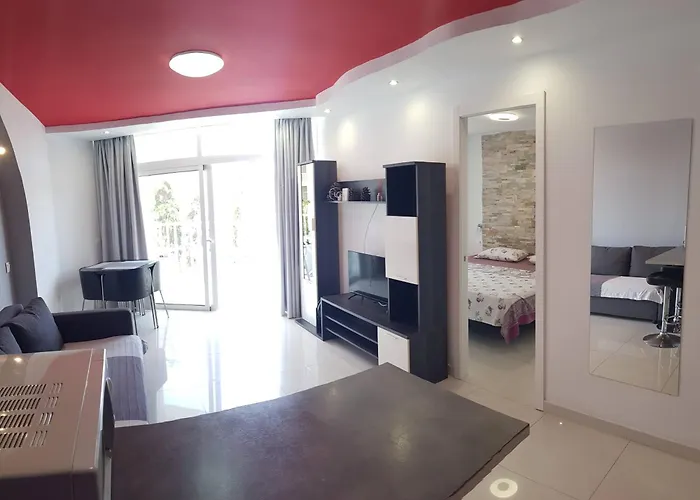 Torres De Yomely Americas *