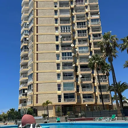 Torres De Yomely Americas * Playa de las Américas